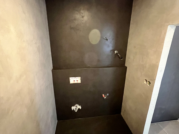 Realizace stěrky Topciment - kopelna a podlahy - Villidecor.cz